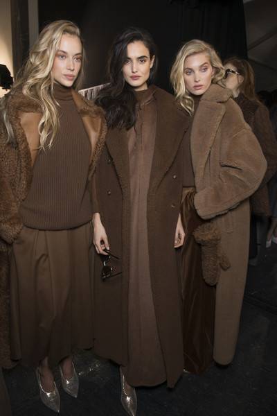 Backstage показа Max Mara в Милане