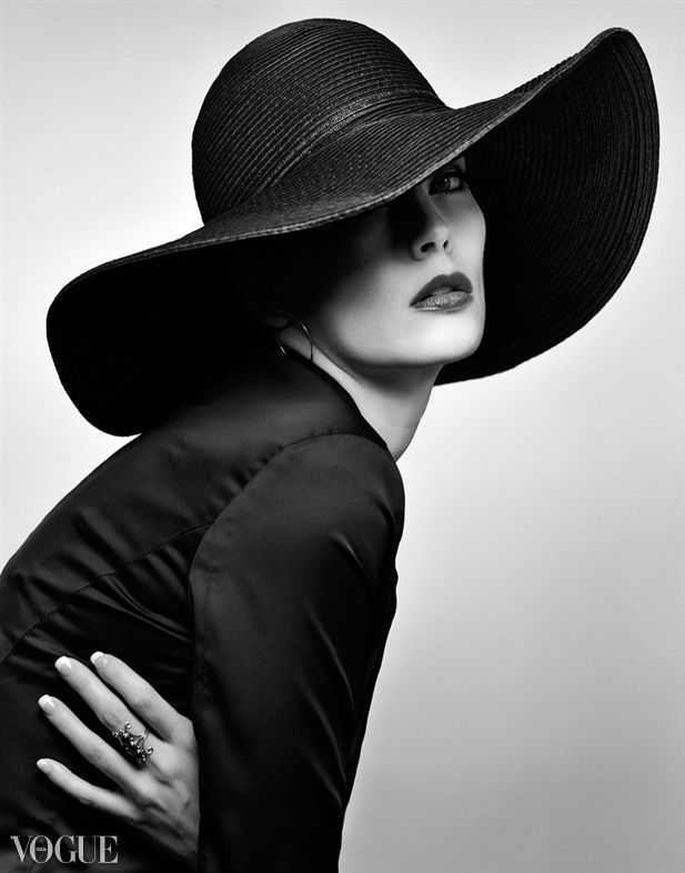 стильный образ с широкополой шляпой