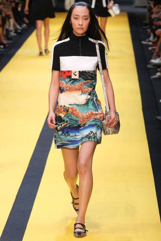 с чем носить спортивное платье