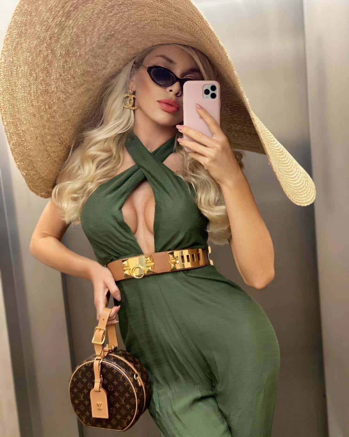 нарядный женский комбинезон